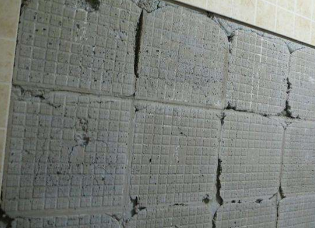 阳台墙砖空鼓的补救方法视频(阳台墙砖空鼓的补救方法视频讲解)