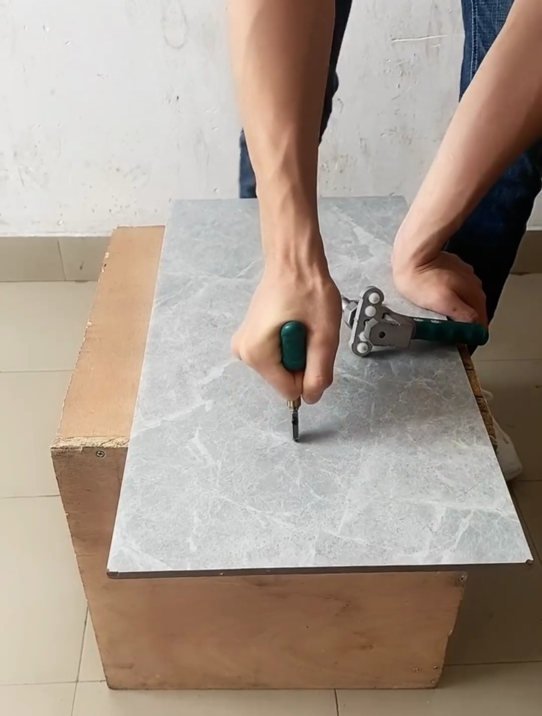 瓷砖可以现场切割吗(瓷砖可以现场切割吗视频) 瓷砖可以现场切割吗(瓷砖可以现场切割吗视频)