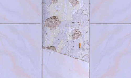 瓷砖胶空鼓跟什么有关系(瓷砖胶贴瓷砖空鼓怎样处理) 瓷砖胶空鼓跟什么有关系(瓷砖胶贴瓷砖空鼓怎样处理)